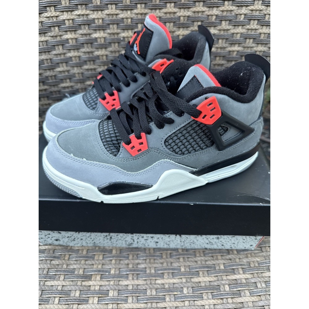 Jordan Retro 4 "Bred" 2019 Grade School Sz 5.5Y